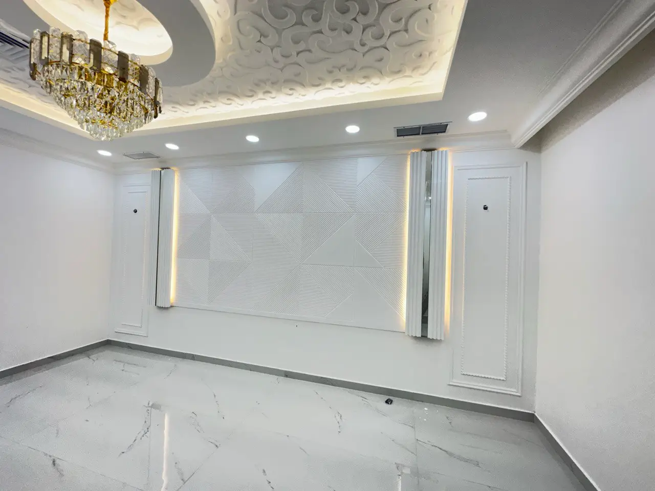 إضاءة سقف ديكورية