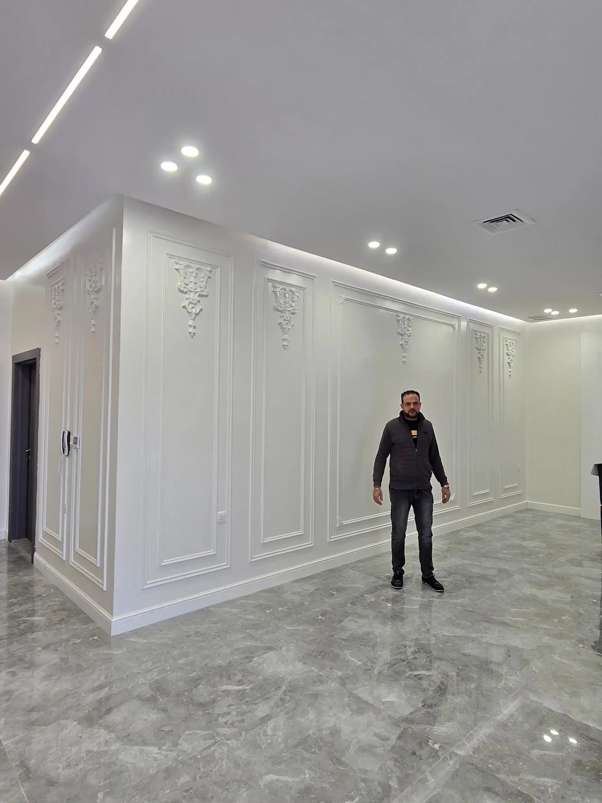 براويز جبس ملكية فاخرة لجدار صالة استقبال في الكويت